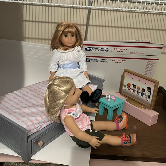 Starry Slumbers Platform Bed Furniture Accessory  18" Dolls tv stand bundle - Picture 1 of 9